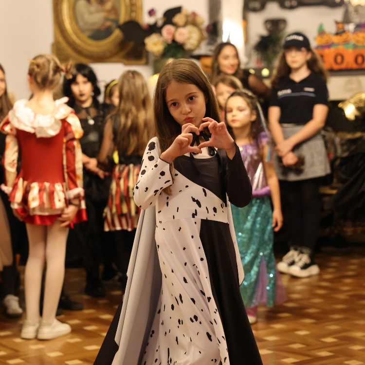 EkoGroup Vila, Gazda Unei Nopți Magice de Halloween cu Nicholas Petrescu și Echipa Lui Mihai Bolohan 16 EkoGroup Vila