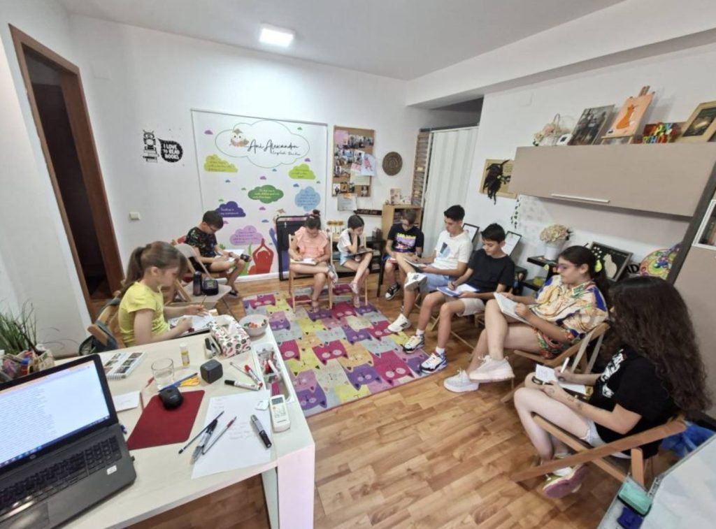 Ani Alexandru Profesoară de Limba Engleză în Dobroești: Rezultate 100% la Examenele Cambridge – Află Secretele și Înscrie-te! 8 Ani Alexandru Profesoară de Limba Engleză în Dobroești: Rezultate 100% la Examenele Cambridge – Află Secretele și Înscrie-te!