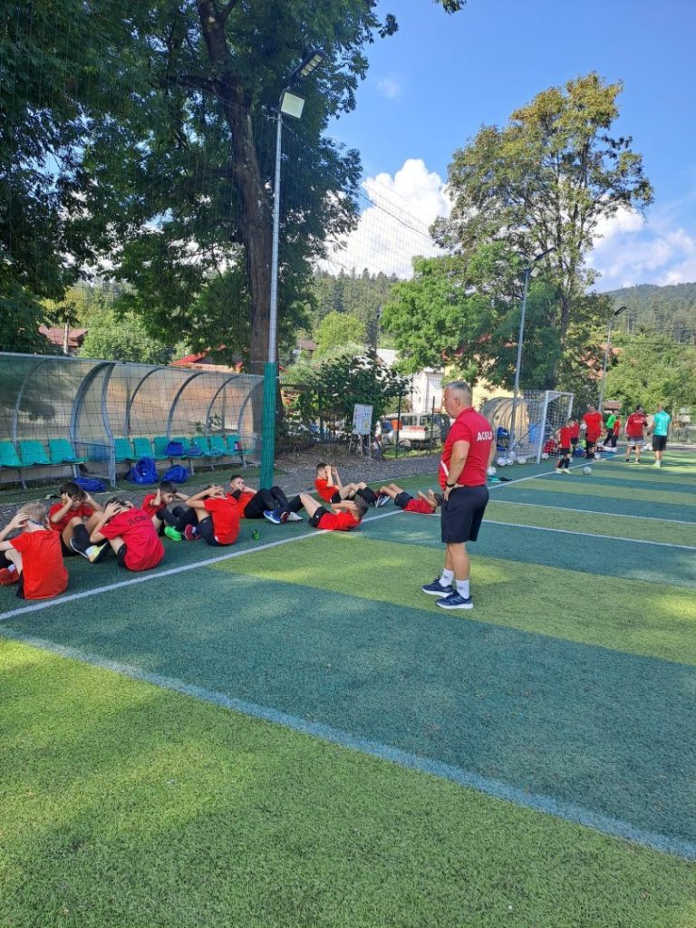 Grupa 2012–2013, în pas cu performanța: antrenamente intense la Predeal sub îndrumarea lui Costin Enache